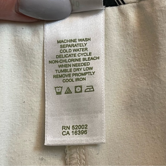 NWOT LizGolf Black Cream Geometric Pattern Cotton Stretch Skort (10) - Picture 13 of 13